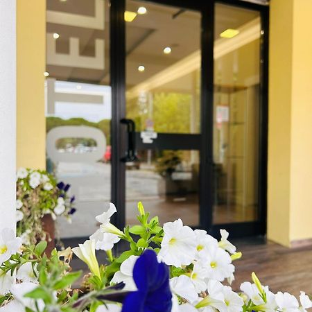 Hotel Benaco Mavras Пескьера-дель-Гарда Экстерьер фото
