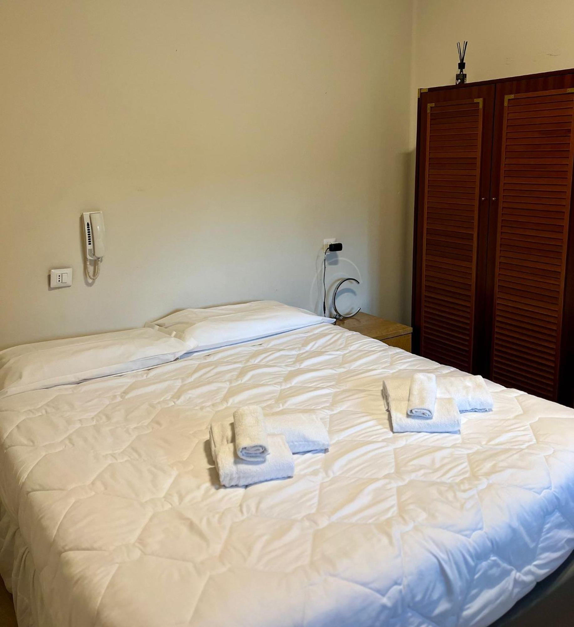 Hotel Benaco Mavras Пескьера-дель-Гарда Экстерьер фото